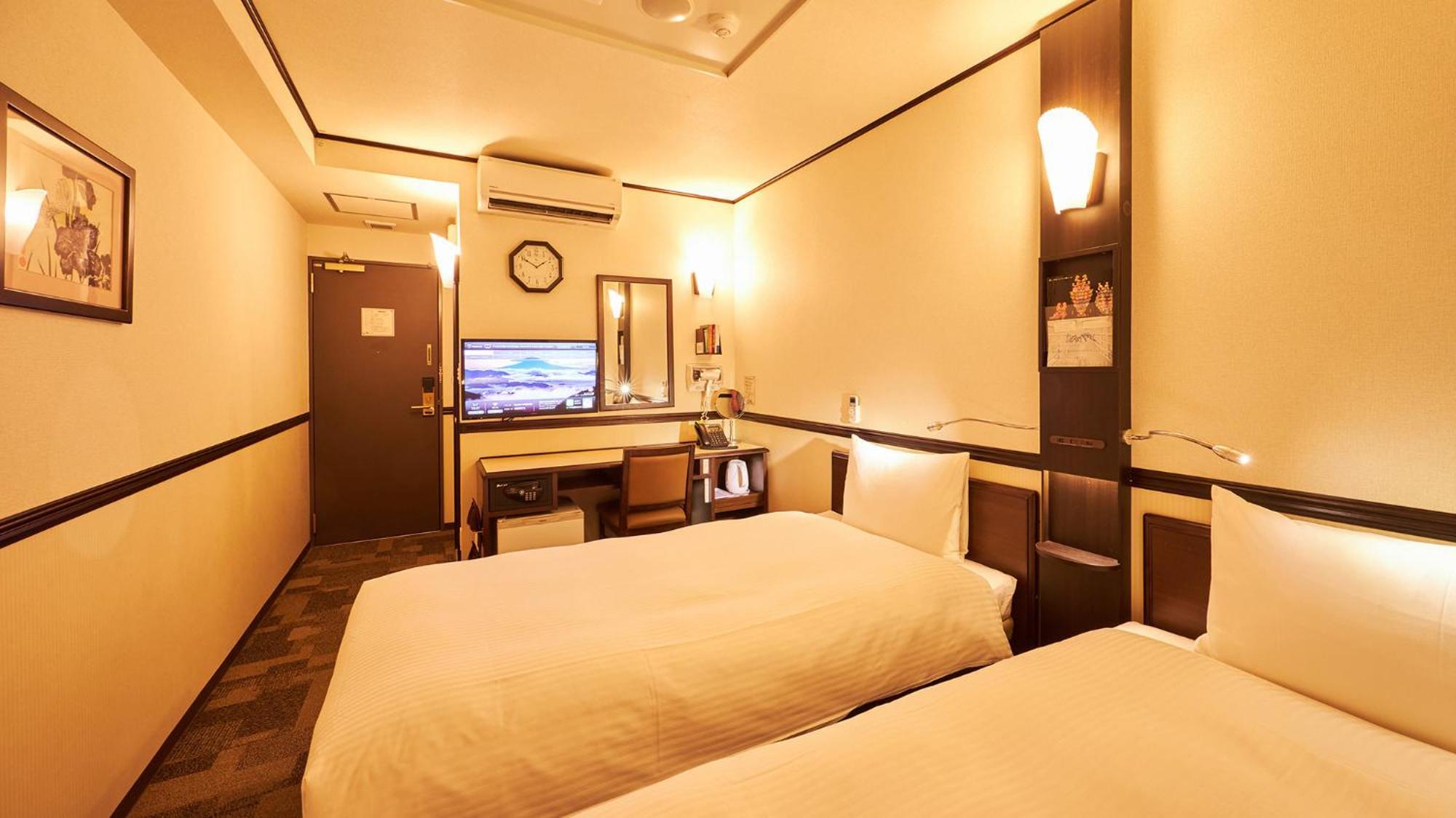 Toyoko Inn Kintetsu Yokkaichi Eki Kita Guchi Habitación foto